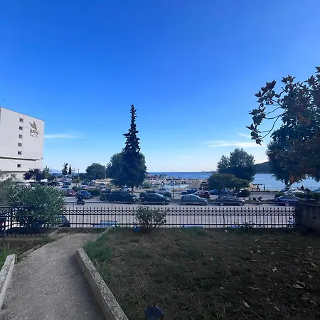 Sea Front Retreat * Cavala