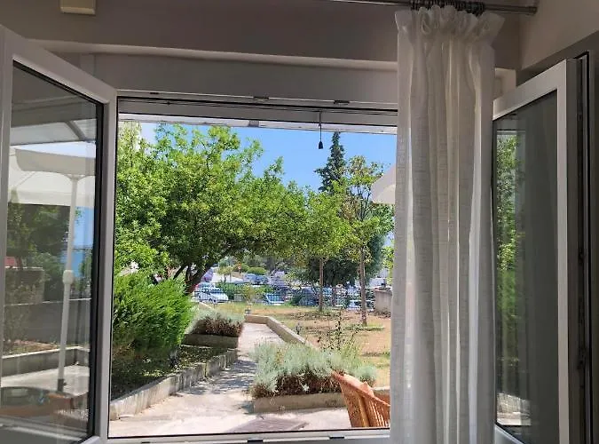 Sea Front Retreat