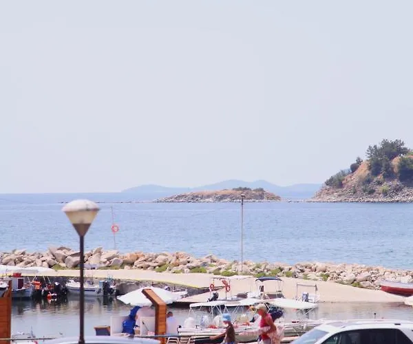 Sea Front Retreat Дом отдыха Кавала