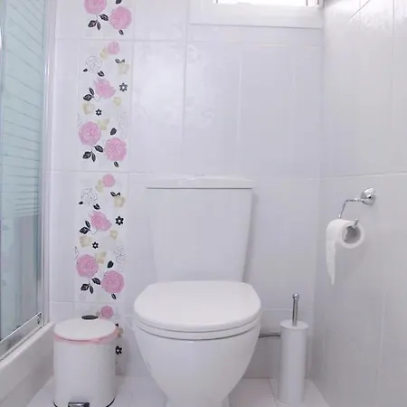 Sea Front Retreat Holiday home