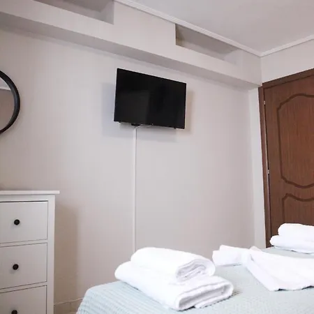 בית נופש Sea Front Retreat *