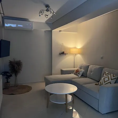 Sea Front Retreat *